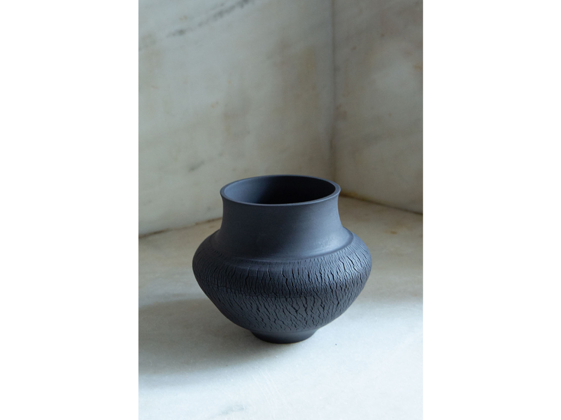 Black Porcelain Vase – Extra Small