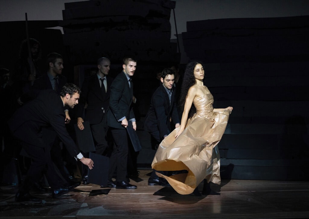 THIS THAT KEEPS ON [2025] by Dimitris Papaioannou