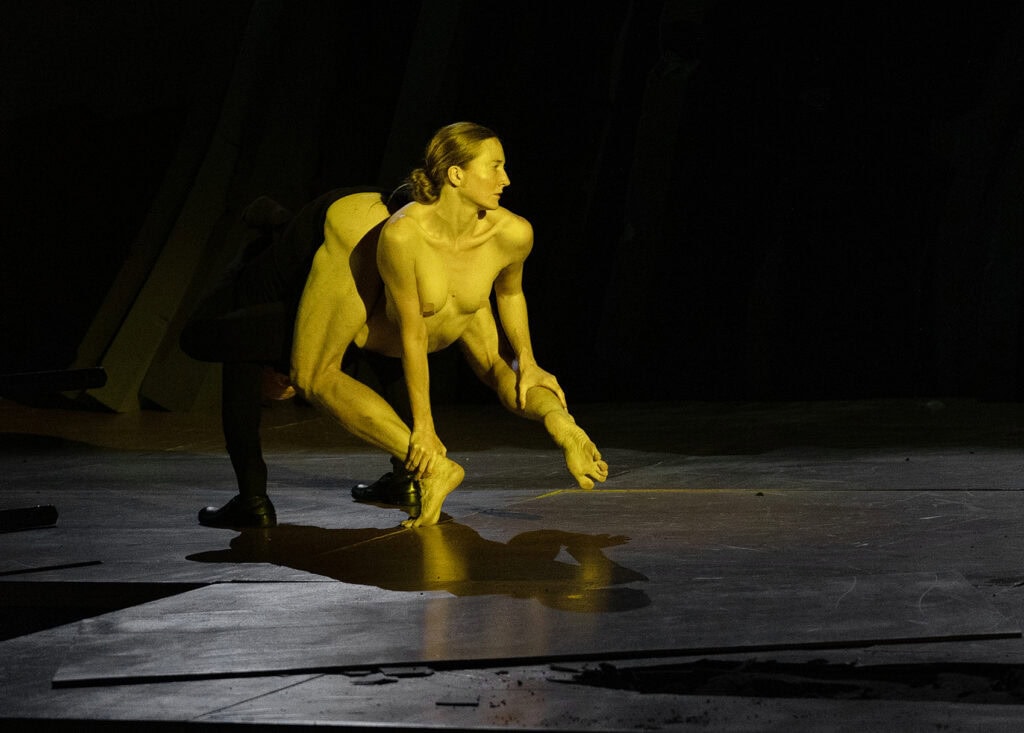 THIS THAT KEEPS ON [2025] by Dimitris Papaioannou