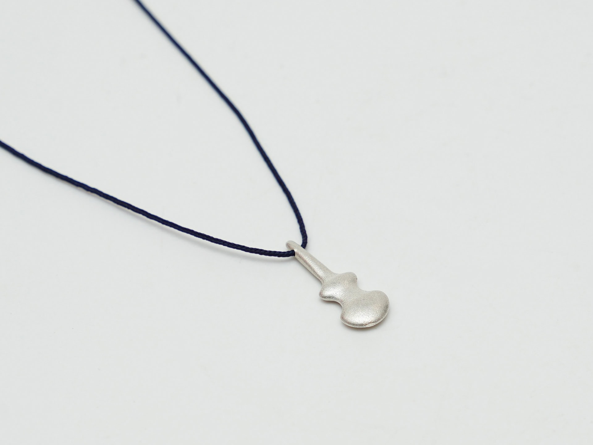 Lucky Charm 2026 – Pendant with Violin-shaped Figurine