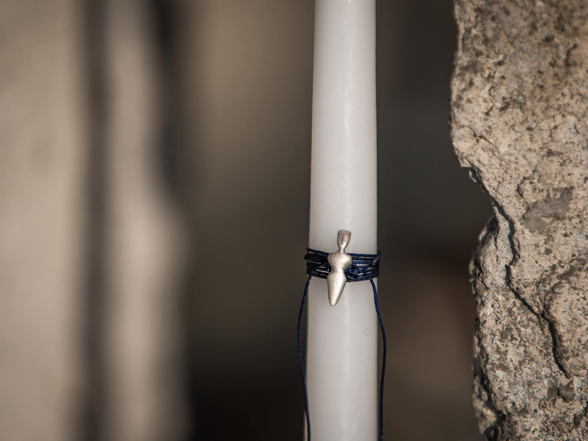 Λαμπάδα με Κρεμαστό Κυκλαδικό Ειδώλιο