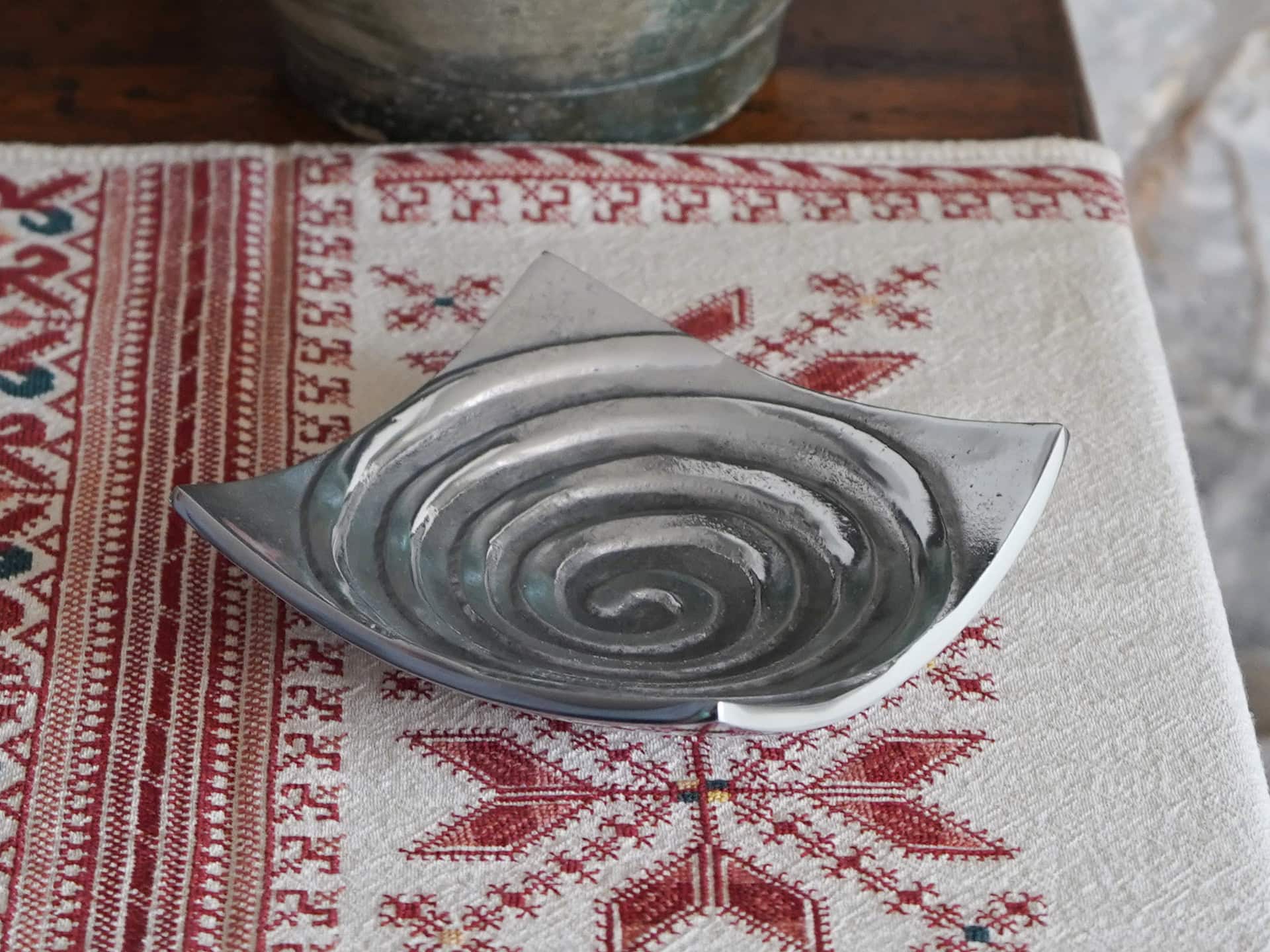 Tray with Spiral