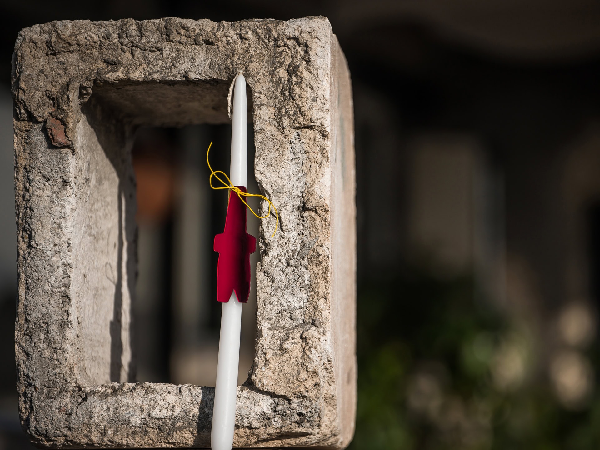 Λαμπάδα με Στολίδι Σχηματικό Ειδώλιο – Κόκκινο