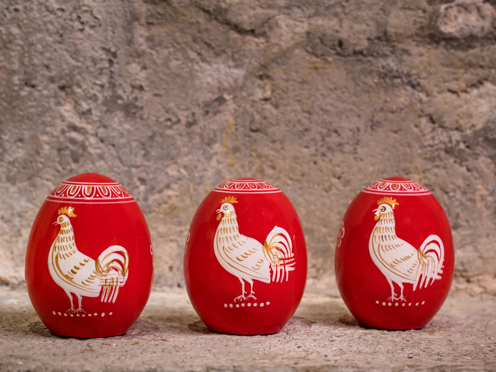 Ceramic Egg with Rooster – Red